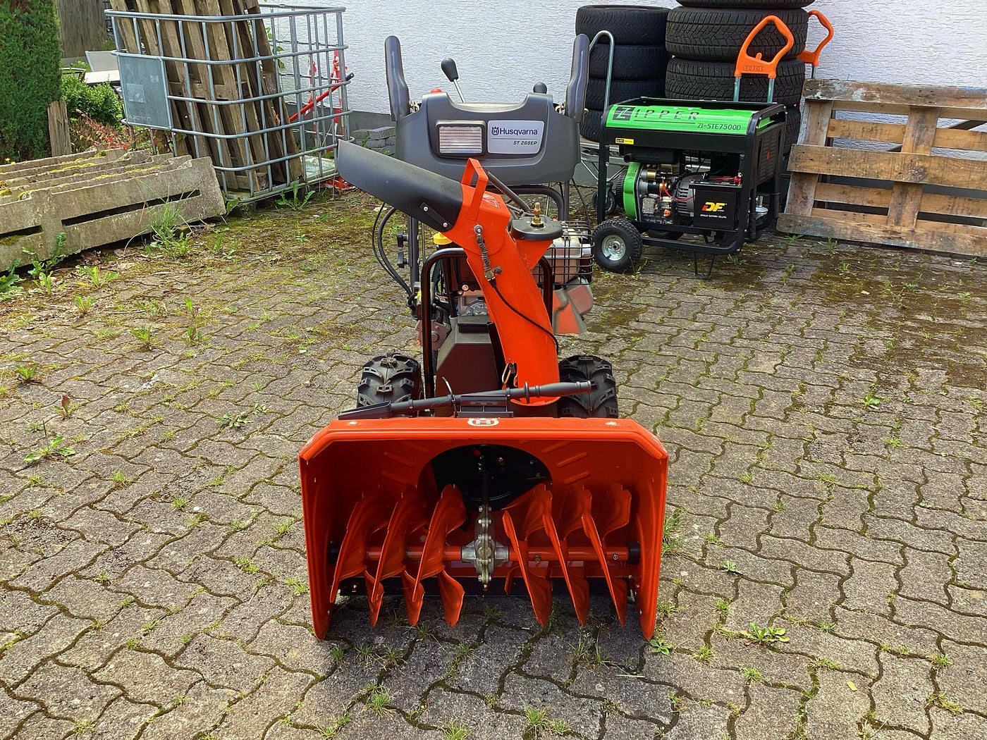 Husqvarna Schneefräse ST 268 EP Winterdienst, wie neu,