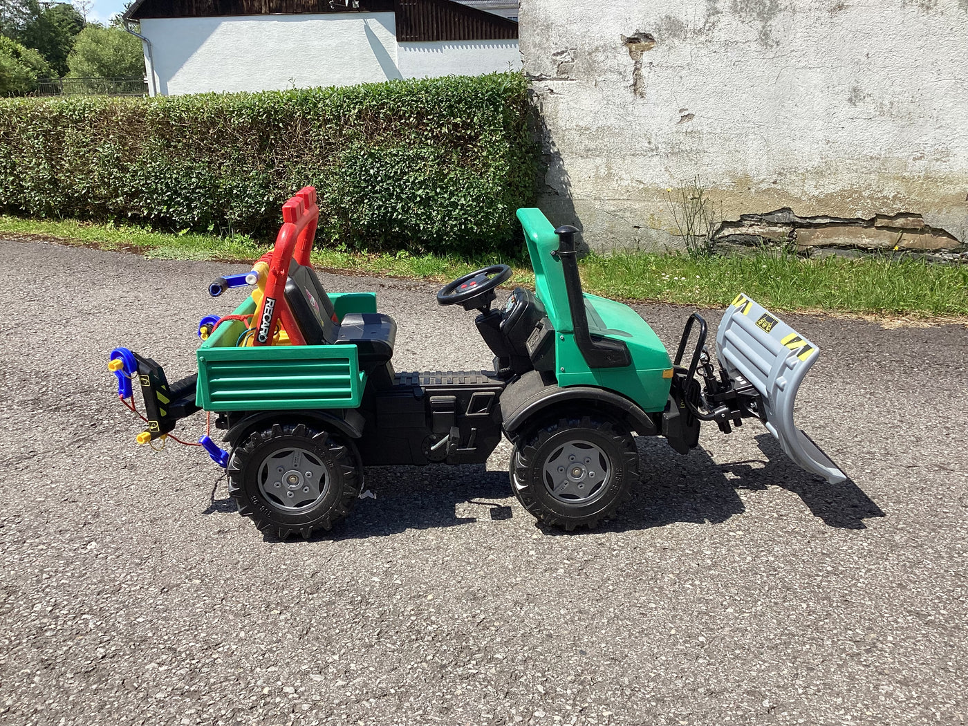 Unimog Forst mit Schneeschaufel & Seilwinde, guter Zustand, Tretauto Traktor