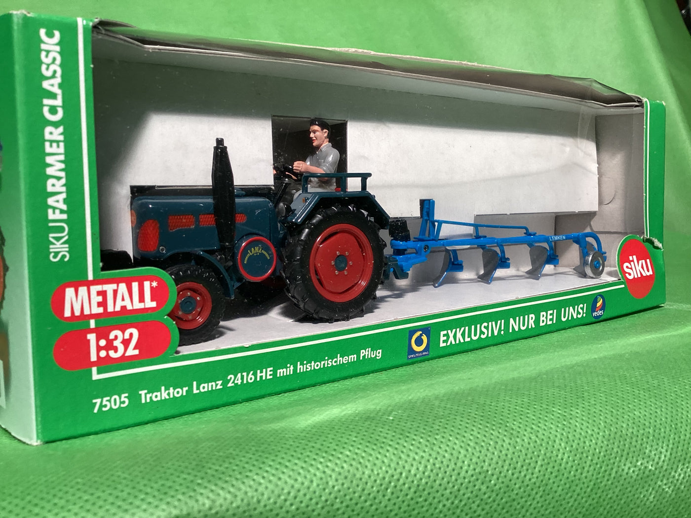 Siku 7505 Traktor Lanz 2416 HE 1:32 mit historischem Pflug Vedes Farmer Oldtimer Sammler