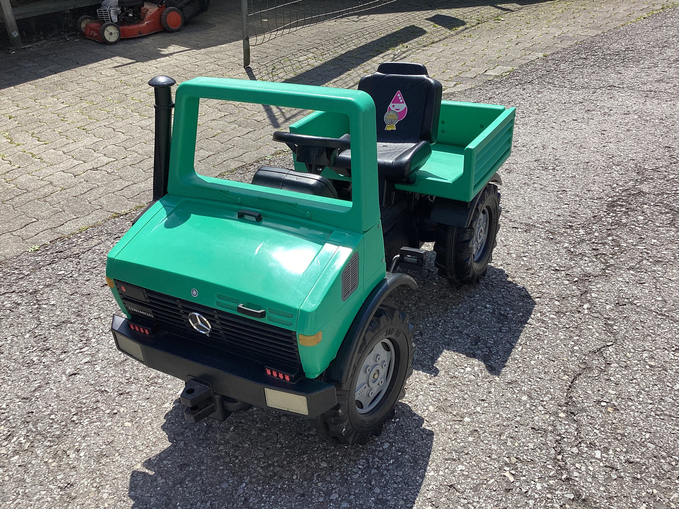 Unimog Forst mit Schneeschaufel & Seilwinde, guter Zustand, Tretauto Traktor