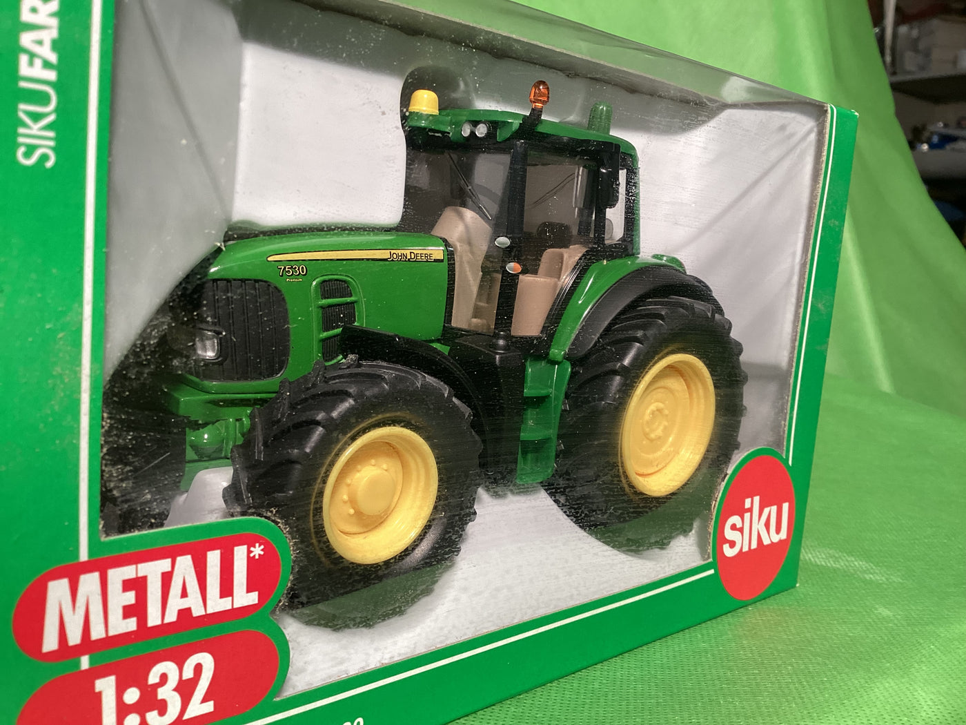 Siku 3262 John Deere 7530 Farmer 1:32 Traktor für Sammler, Modellauto in Grün