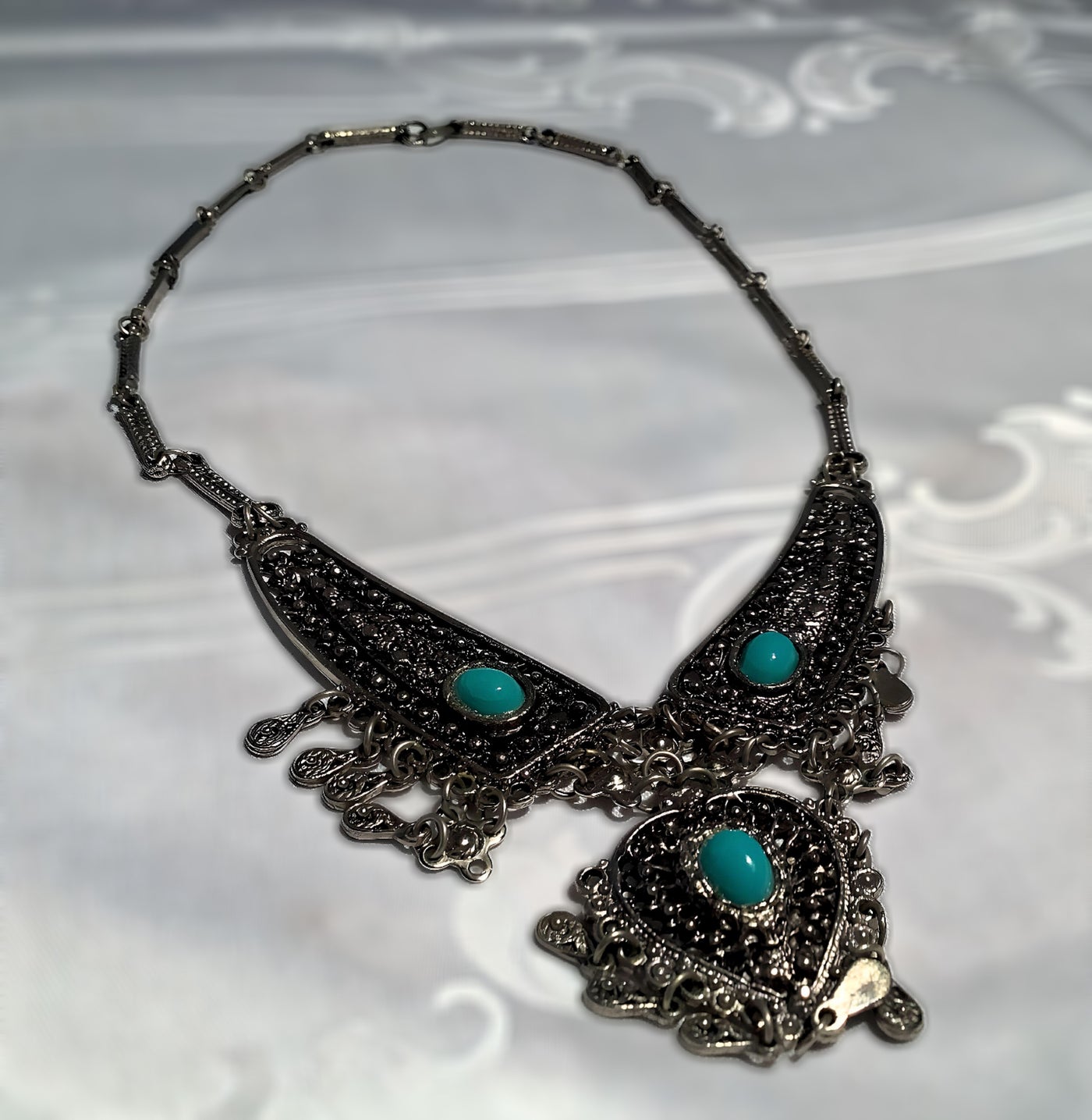 Kette mit blauen Perlen - Modeschmuck