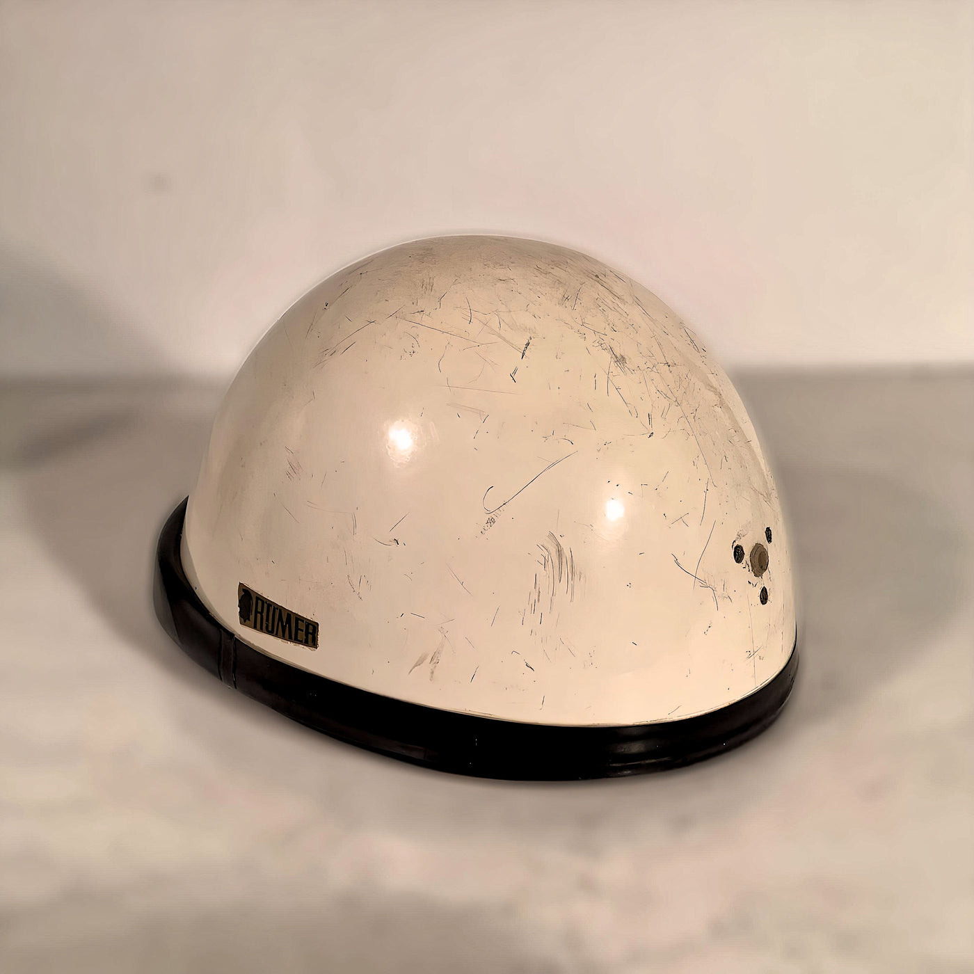 DDR Motorradhelm - alter Helm mit Kratzern