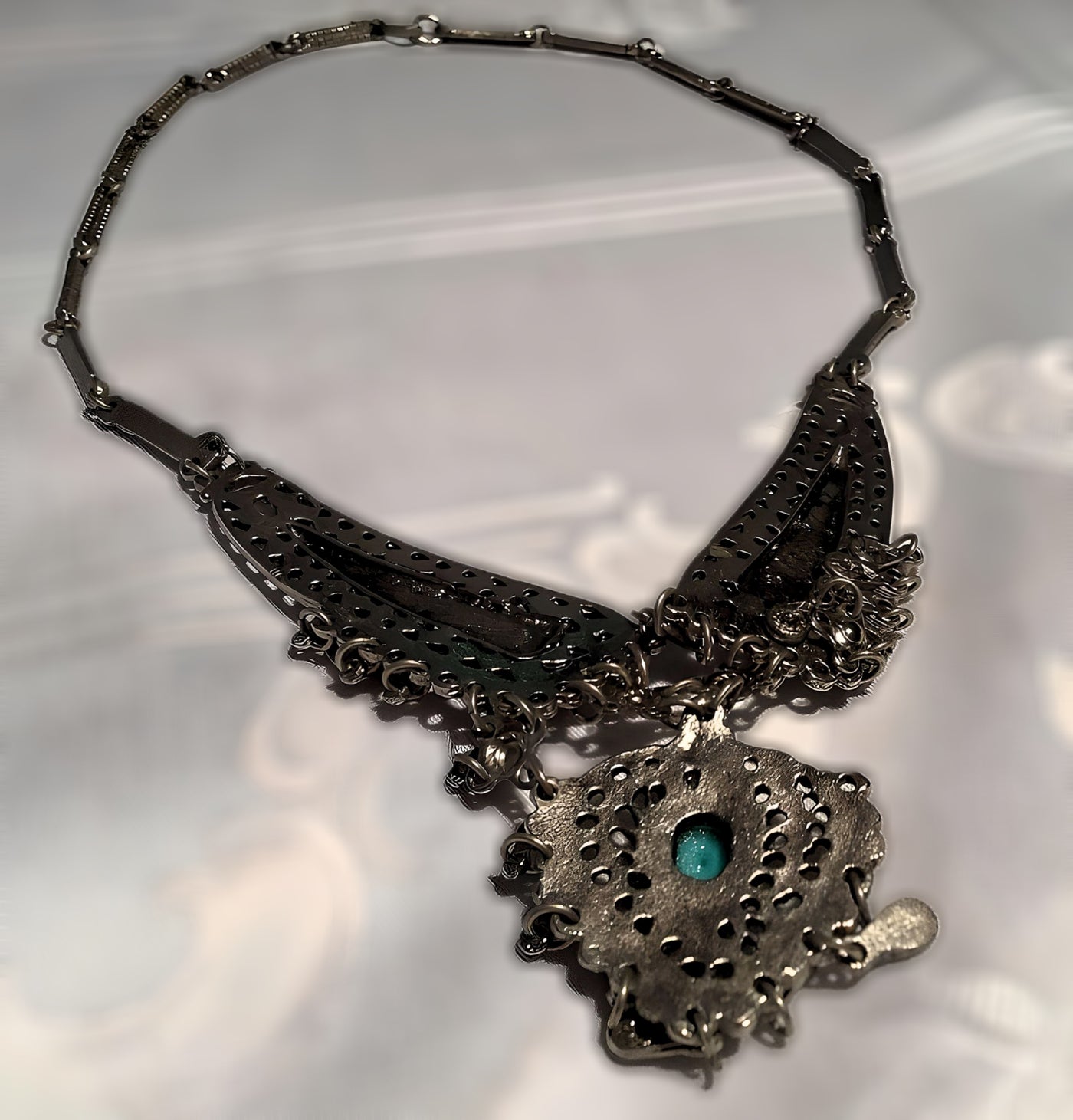 Kette mit blauen Perlen - Modeschmuck