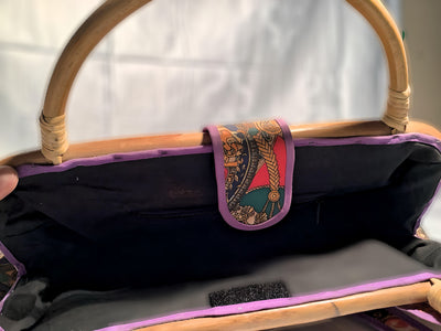 Große bunte Handtasche